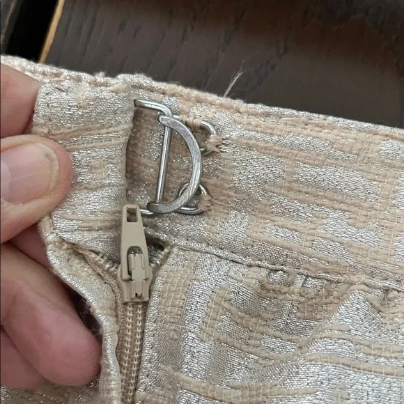 Ann Taylor Loft tan and silver mini skirt. Size 4P - Picture 7 of 9